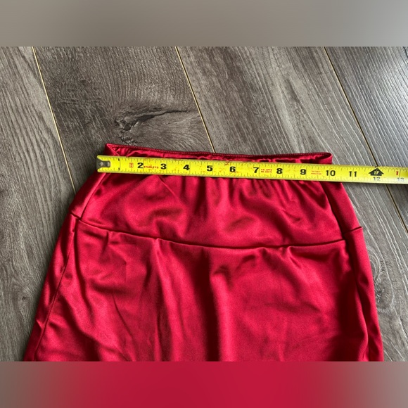 3/$30 Wet Seal red satin mini skirt w\ lining - Picture 7 of 7